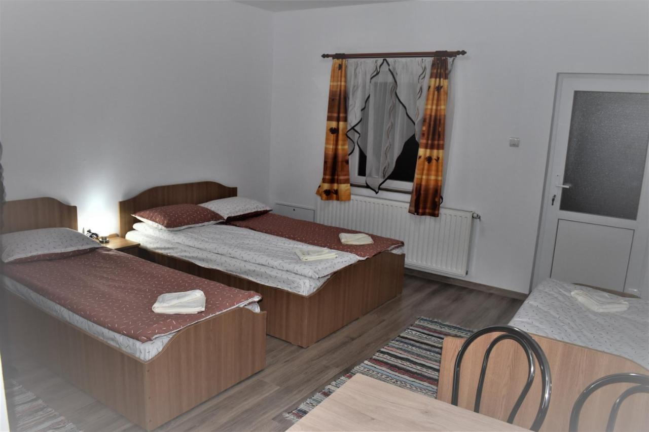 Kacso Apartma Ocna de Sus Exterior photo